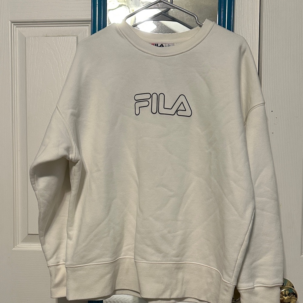 NWT Fila White Sweatshirt with Logo. Size XXL.